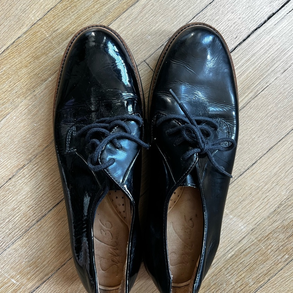 Black Leather Women’s Shoes